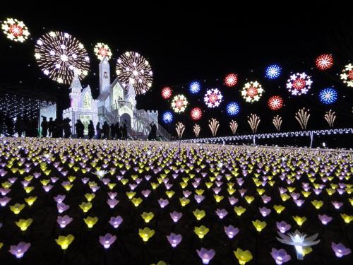 日帰りバスツアーで「スカイベリー」いちご狩りとあしかがフラワーパーク450万球の「光の花の庭」イルミネーションを堪能してきました！