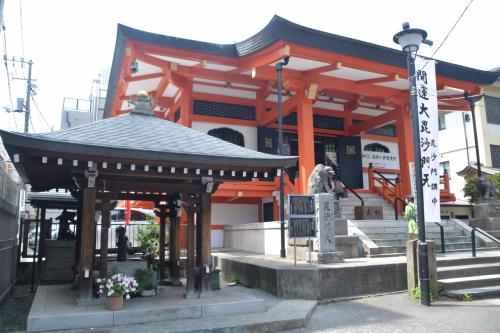 東京散歩　神楽坂の赤城神社・毘沙門天　善國寺・須賀神社を経て四谷駅まで歩きました。