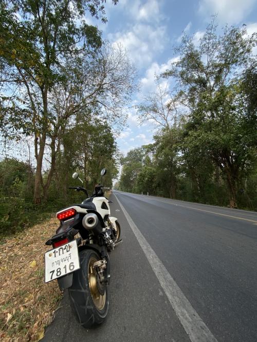 正月休みなので、カンチャナブリに行って見ることに　その３　バイクでエラワンの滝やヘルファイヤパスへ