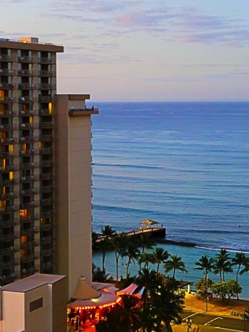 Oahu-10　ワイキキビーチ マリオットH　朝食ビュッフェ-5時～　☆海が見える部屋で起床