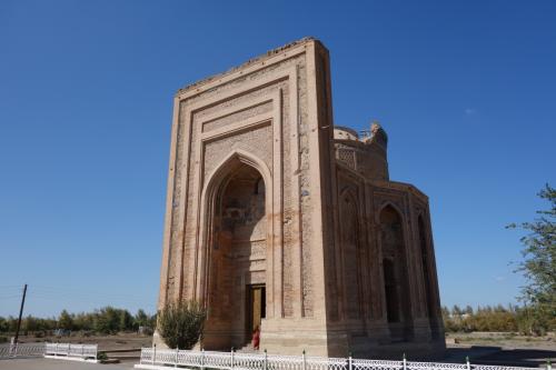 トルクメニスタン旅行①（モンゴルに滅ぼされた古代ホレズム王国首都：クフナ・ウルゲンチ）