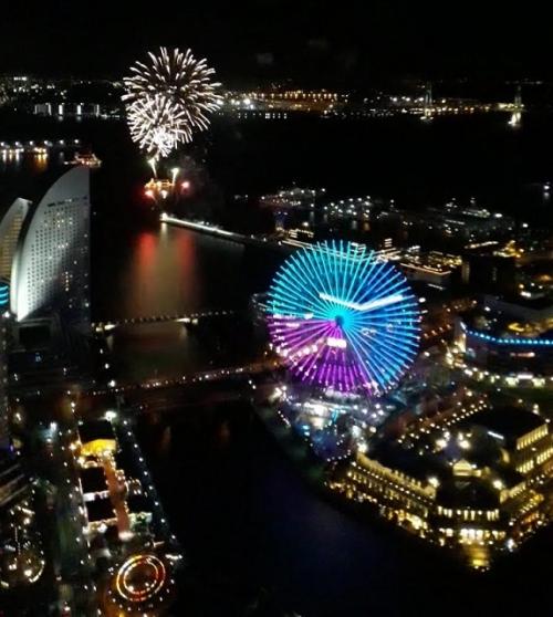 2021年お正月横浜みなとみらいで花火鑑賞―ホテルからの素晴らしい夜景