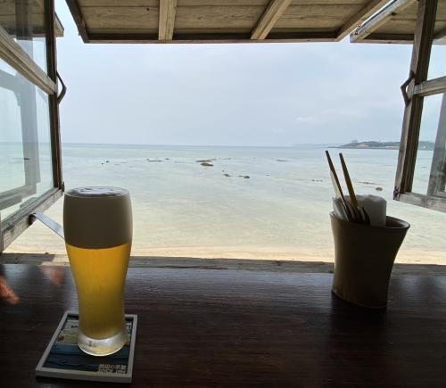 2021沖縄 弾丸で絶景カフェめぐり。浜辺の茶屋、食堂かりか、百名伽藍カフェ。バスでの行き方