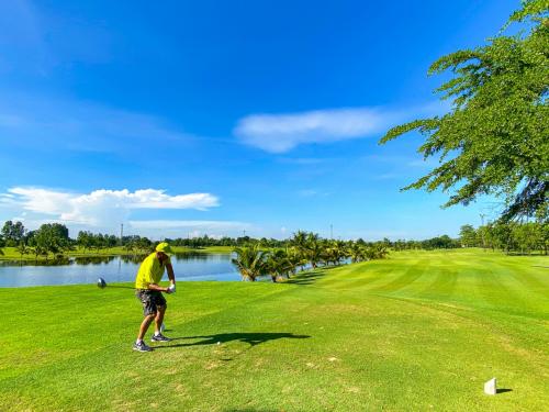 タイで３３回目のゴルフ　Racha Kram GOLF CLUB