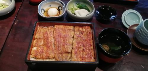 麻布「野田岩本店」ミシュラン鰻重と白焼きランチ