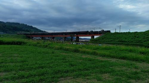 クルーズトレイン・ななつ星がDE10形2両で牽引され八坂川鉄橋を走りました!! *(^0^)*