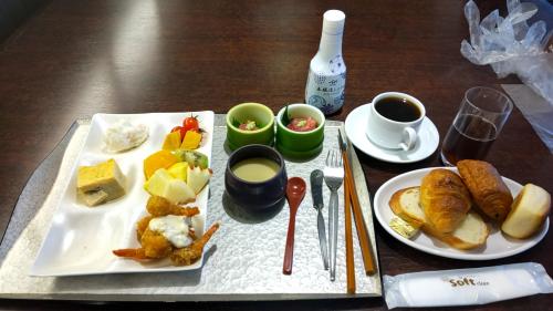 静岡県伊豆稲取温泉銀水荘　夕食は気楽に部屋で会席弁当　朝食はパンが美味しいバイキング