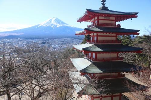 五重塔と富士山　新倉山浅間大社と信玄餅詰め放題