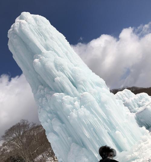 ⑥流氷ダブルクルーズと雪と光に包まれる5つの冬まつり　白銀の北海道感動の旅　２日目の３　支笏湖氷濤まつり