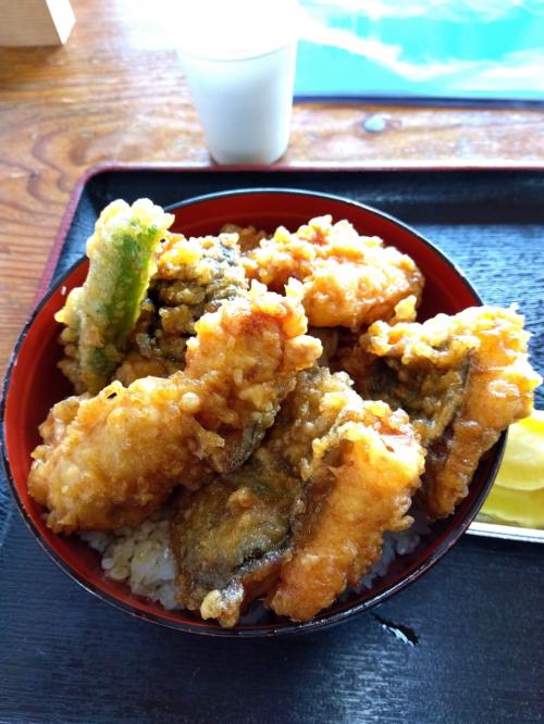 今年もうつぼ丼の季節なので館山の相浜亭です。