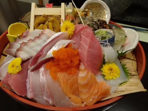 日本海で新鮮なお魚を食べてきました☆