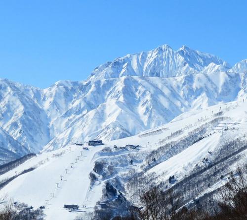 団塊夫婦の日本スキー＆絶景の旅・2023ー（2）白馬三山を目の前に見ながら白馬岩岳でスキー