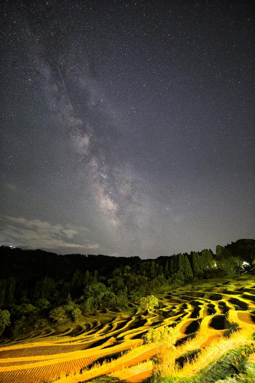 天の川水を注ぐは千枚田