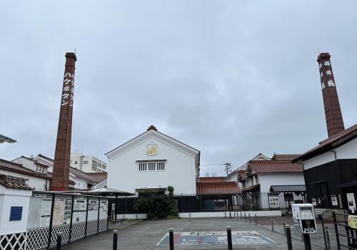 一大銘醸地、酒都西条で酒蔵巡り (^o^) 白壁の酒蔵と赤レンガの煙突は、日本の20世紀遺産！