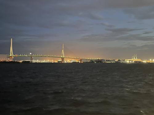 貸切列車で行く夜の鶴見線探訪 港湾・工場夜景の旅