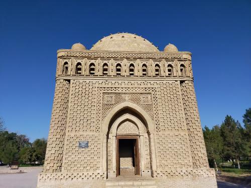 初ウズベキスタン、最初の都市はブハラ