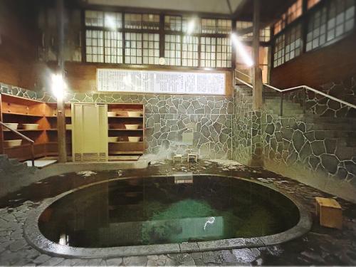 花巻温泉郷 鉛温泉 藤三旅館湯治部で日本で2番目に深い立ち湯を楽しむ女ひとり旅