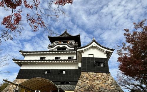 お城と紅葉と夜景を見る旅。3日目その1。天守が現存する国宝・犬山城へ。