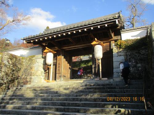 奈良・京都 １１の紅葉名所を巡る旅：その２．「大原三千院・貴船神社」
