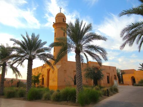 砂漠の中に佇むエキゾチックホテル「アル・バダイヤー・リトリート・バイ・シャルジャ・コレクション」に泊まる