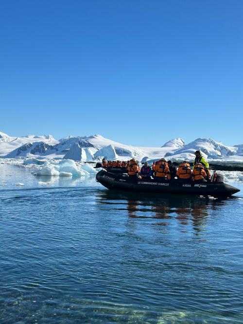 2023年最後の旅はワンワールド・エクスプローラーで南極＆Paris☆その４・南極圏を更に南下