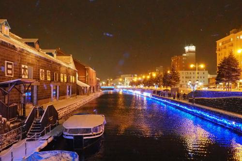 冬の小樽 ひとり旅　（１）クラシックホテルと小樽運河のライトアップ