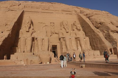 ☆ツアー参加なのに『旅行の神様』は大忙し！☆　２０２４年２月　ナイル川クルーズで巡る神秘のエジプト　７（世界遺産第一号のアブシンベル神殿）