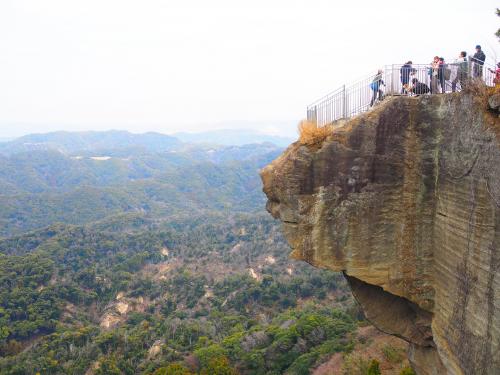 舟に乗って山へ行く。神奈川からフェリーに乗って千葉の地獄を覗きに行ってみた。