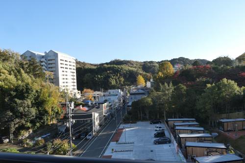 晩秋の紅葉と温泉旅♪　Vol.85 ☆伊豆長岡温泉「八の坊」：源泉かけ流し温泉風呂付き特別室♪