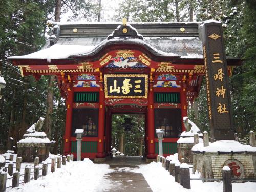 ちょっと埼玉へドライブ、雪景色の秩父「三峯神社」に参拝してきました