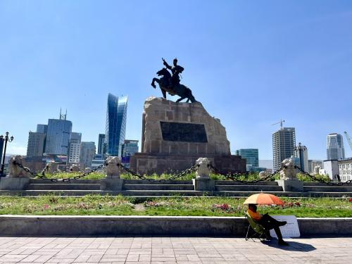 女一人旅、モンゴル未経験乗馬トレッキング！⑤(ウランバートル市内観光、ナラントール市場～ガンダン寺)