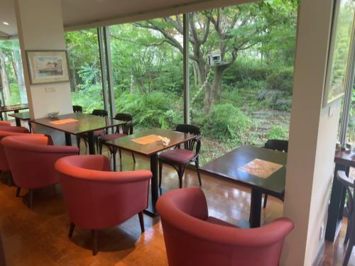 国道美術館と森のカフェ