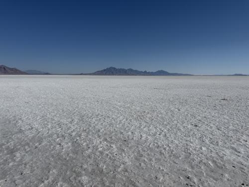 アメリカ大陸横断ロードトリップ7000キロ（北回り・復路）＜5＞ダイナソア国定公園～SLC～ボンネビル・ソルトフラッツ～SF到着