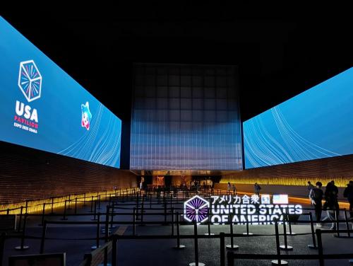 たまにはベタな関西万博④　「仕事終わりの19時以降にパビリオン巡り（5月7・8日）。人気のアメリカ館にも訪れました。」　　