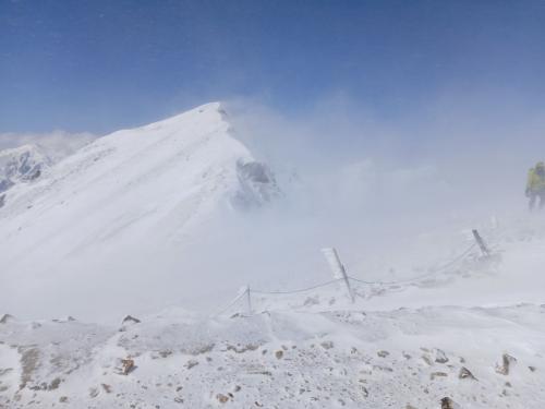 絶景の白馬で雪山登山とスノボ・日本の政治家達が意外な場所に