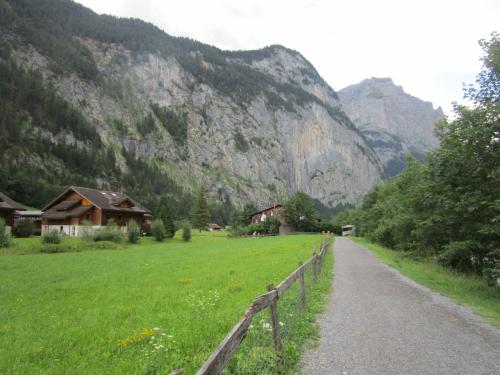 2025年スイスの旅　№1　　　　　　 　　　　＊＊＊ Lauterbrunnen 目指して一人旅のはじまりはじまりー ＊＊＊