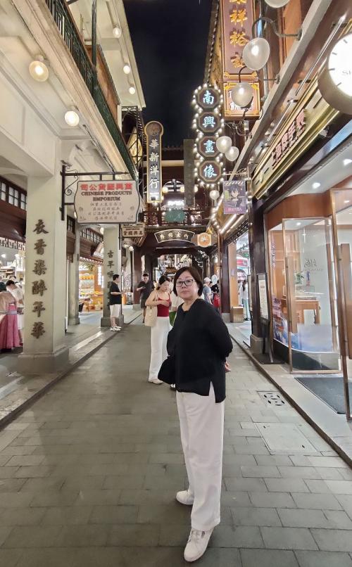 クラブツーリズム　珠玉の13都市を巡る奥江南大周遊8日間（13）南翔からタクシーで豫園商城を目指し、12年振りの外灘から南京路まで歩く。