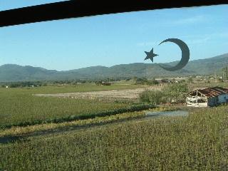 アジアとヨローッパ、両方の顔を持つトルコ