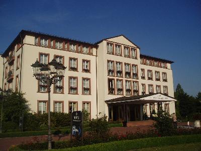 古城ホテル：Ｓｃｈｌｏｓｓ　Ｒｅｉｎｈａｒｔｓｈａｕｓｅｎに一泊。