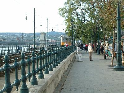 ブタペストは石とジャガイモ？