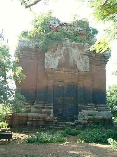 カンボジア訪問記５ 「プレアンコールの遺跡」プノン・チソールからアンコールボレイへ