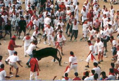 スペイン短歌紀行-5　パンプローナ編　牛追い祭り
