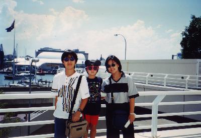 オーストラリア