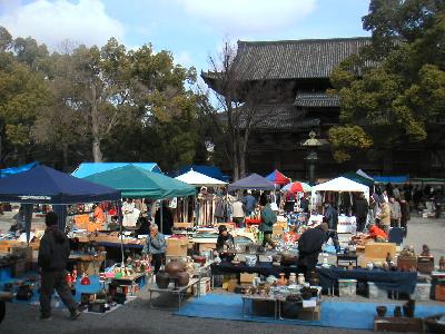 東寺の市は面白いですよ！