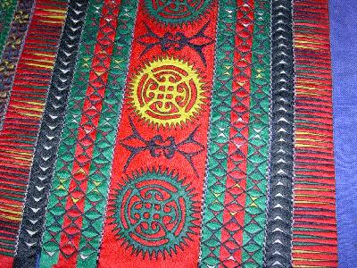 曼洞村の刺繍