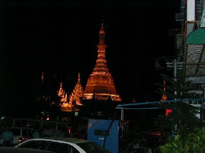 ヤンゴンの喧騒