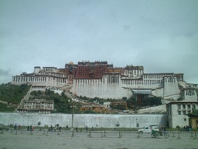 曇り空の　チベット6日間?～ポタラ宮・ジョカン寺～