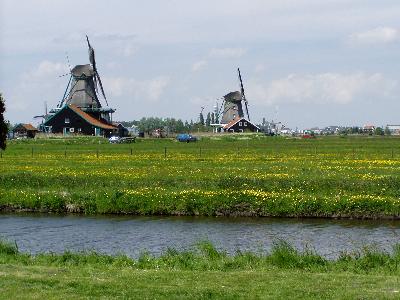 水位との闘い・オランダの風車（ふうしゃ）