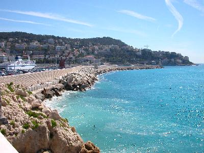 ニースの海岸、お散歩日和