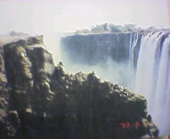 アフリカの壮大さ　ビクトリアの滝